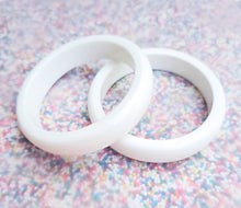 Load image into Gallery viewer, Sundae Fundae Thin Bangle in Vanilla Cream