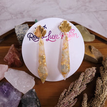 Load image into Gallery viewer, Crystal Morganite and Gold Flake Earrings
